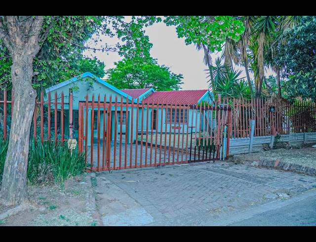 4 BEDROOM HOUSE FOR SALE IN BIRCH ACRES